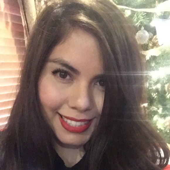 Meet your Posher, Cindy - Picture 1 of 1